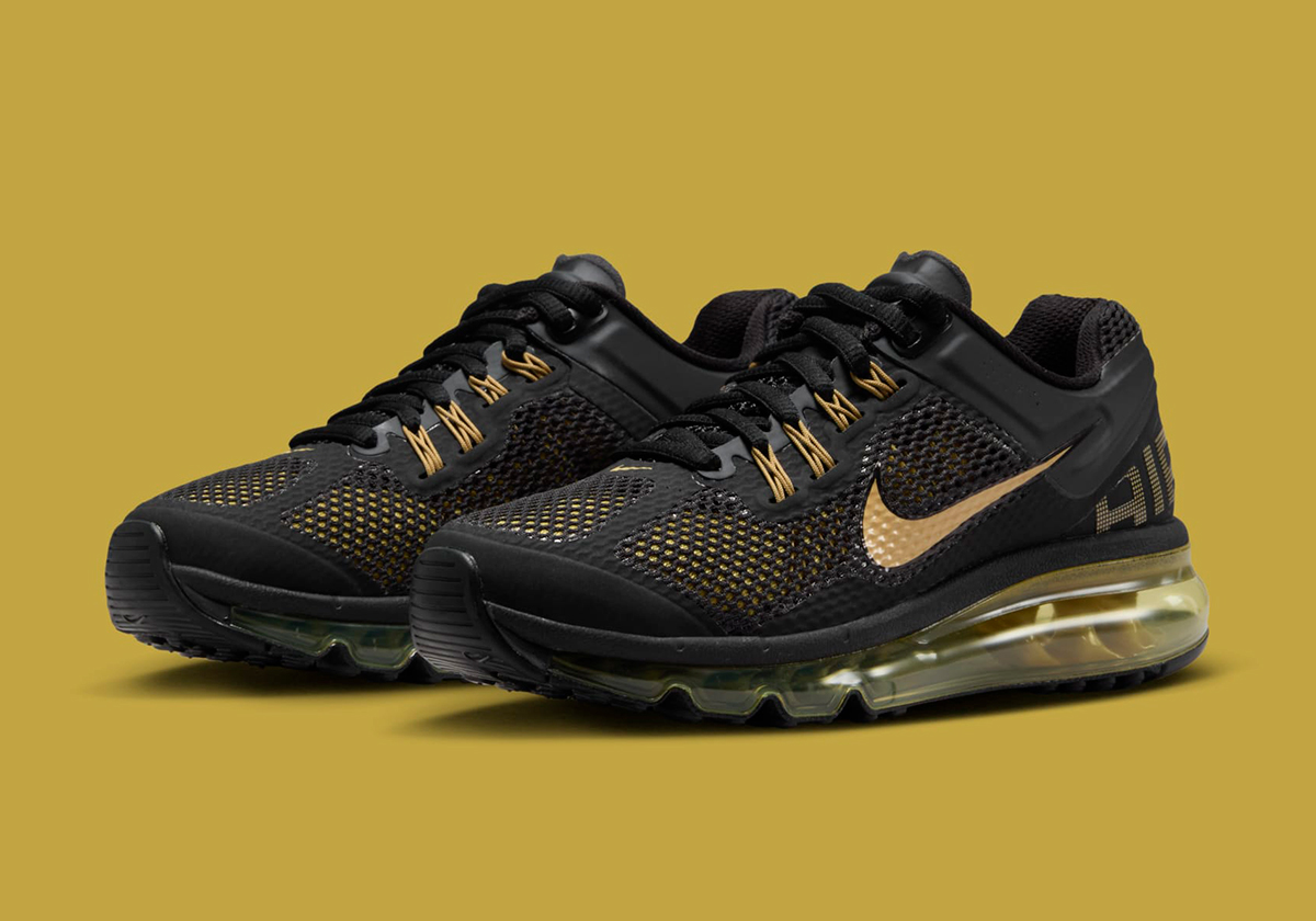 Nike Clads The Air Max 2013 With "Metallic Gold" Accents