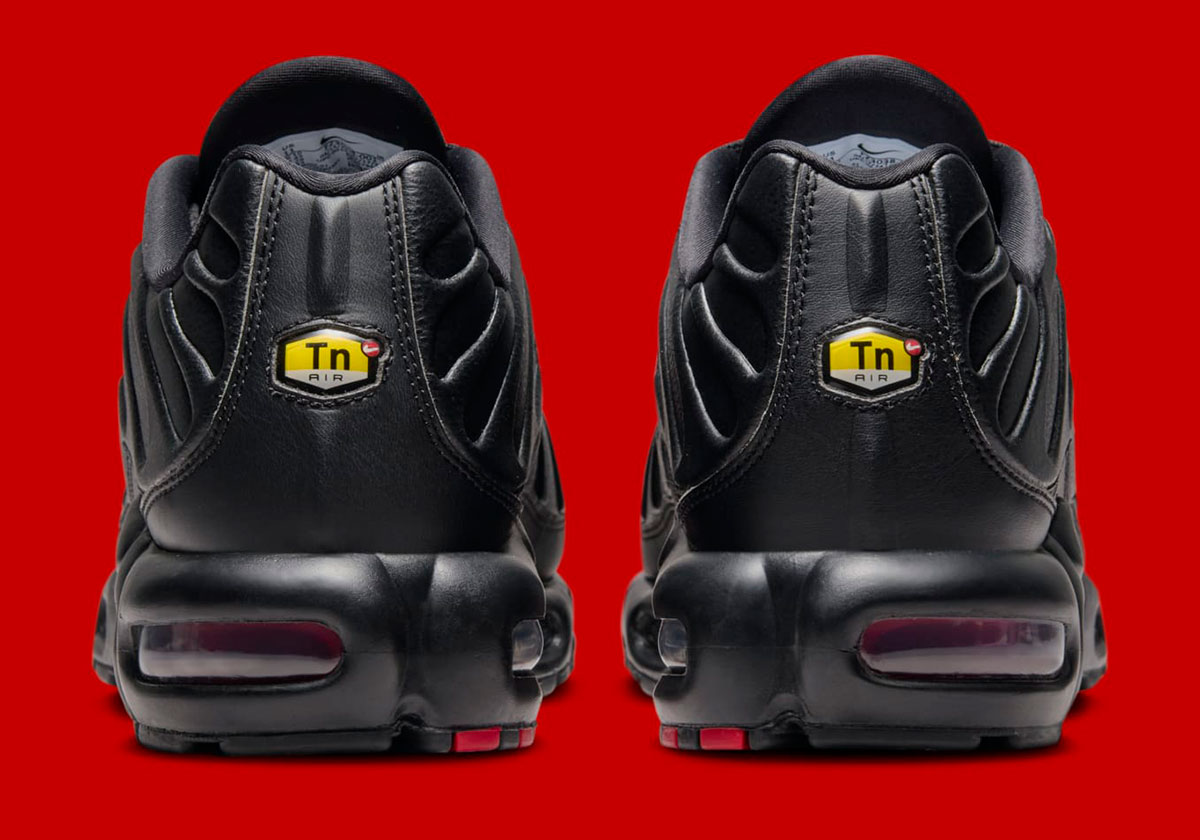 Nike air max plus metallic gold/university red/black best sale