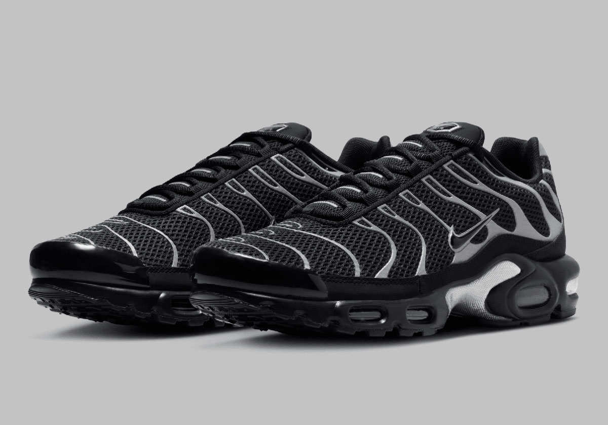 air max 95 black and light blue Plus Reflective Black Metallic Silver HQ3029 001 FitforhealthShops nike element shield running tights womens boots