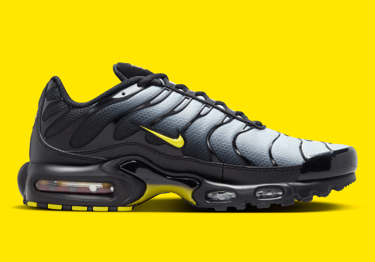 Nike Air Max Plus Wolf Grey Black Opti Yellow Dm0032 012 1