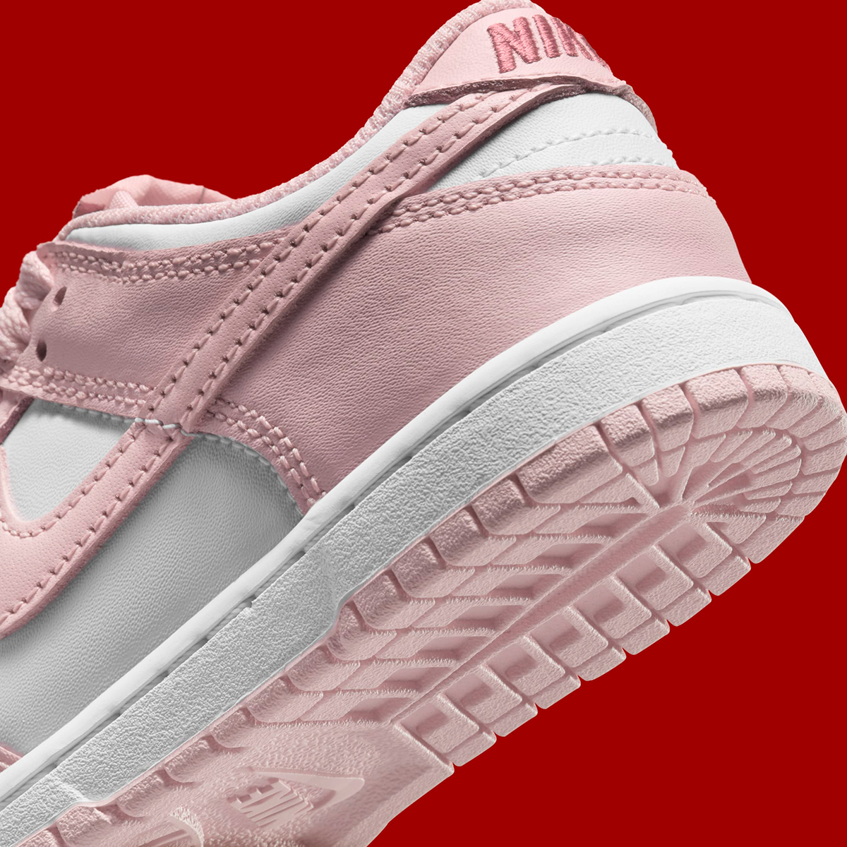 Nike Dunk Low Valentines Day 2025 3