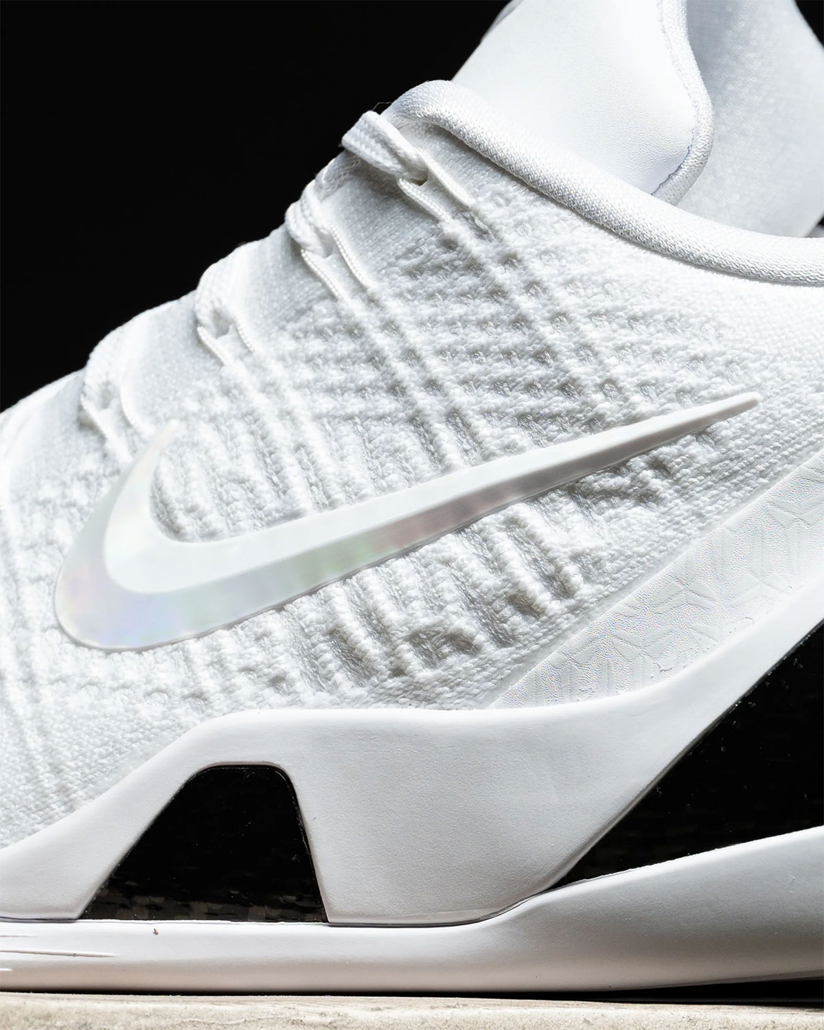 Nike Kobe 9 Elite Low Protro Halo Store List 3