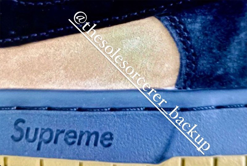 Supreme Nike SB Dunk Low 2025
