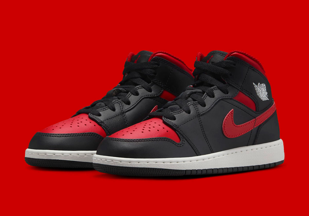 Air Jordan 1 Mid Black Red Dq8426 067 1