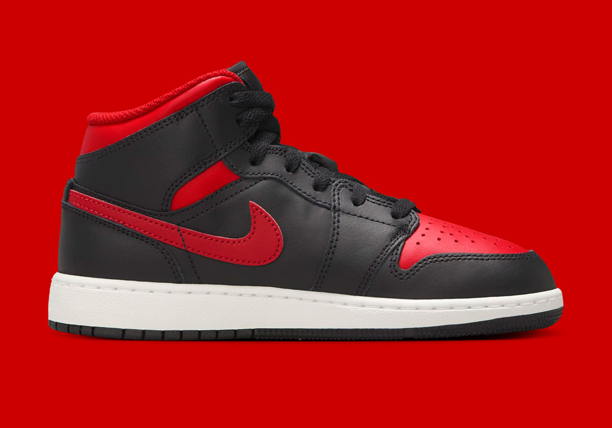 Air Jordan 1 Mid Black Red Dq8426 067 5