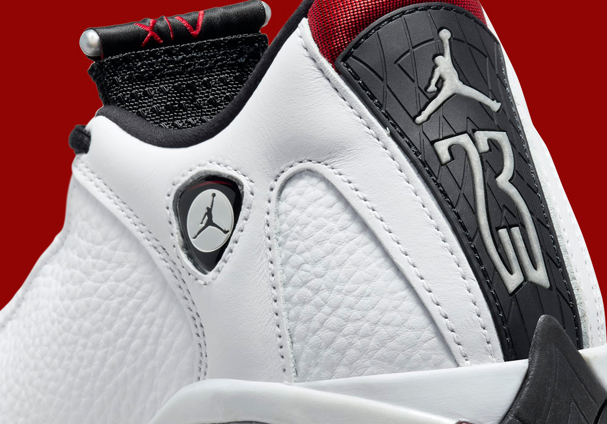 The Мужские летние трикотажные шорты jordan nike “Black Toe” Is Dropping In Grade School Sizes