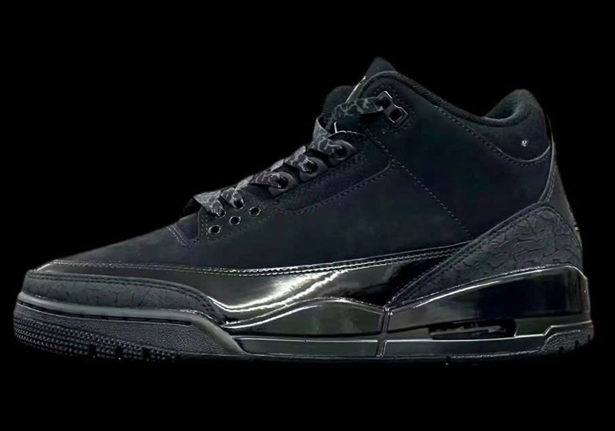 First Look At The Air Jordan Head Tie Femme “Black Cat”