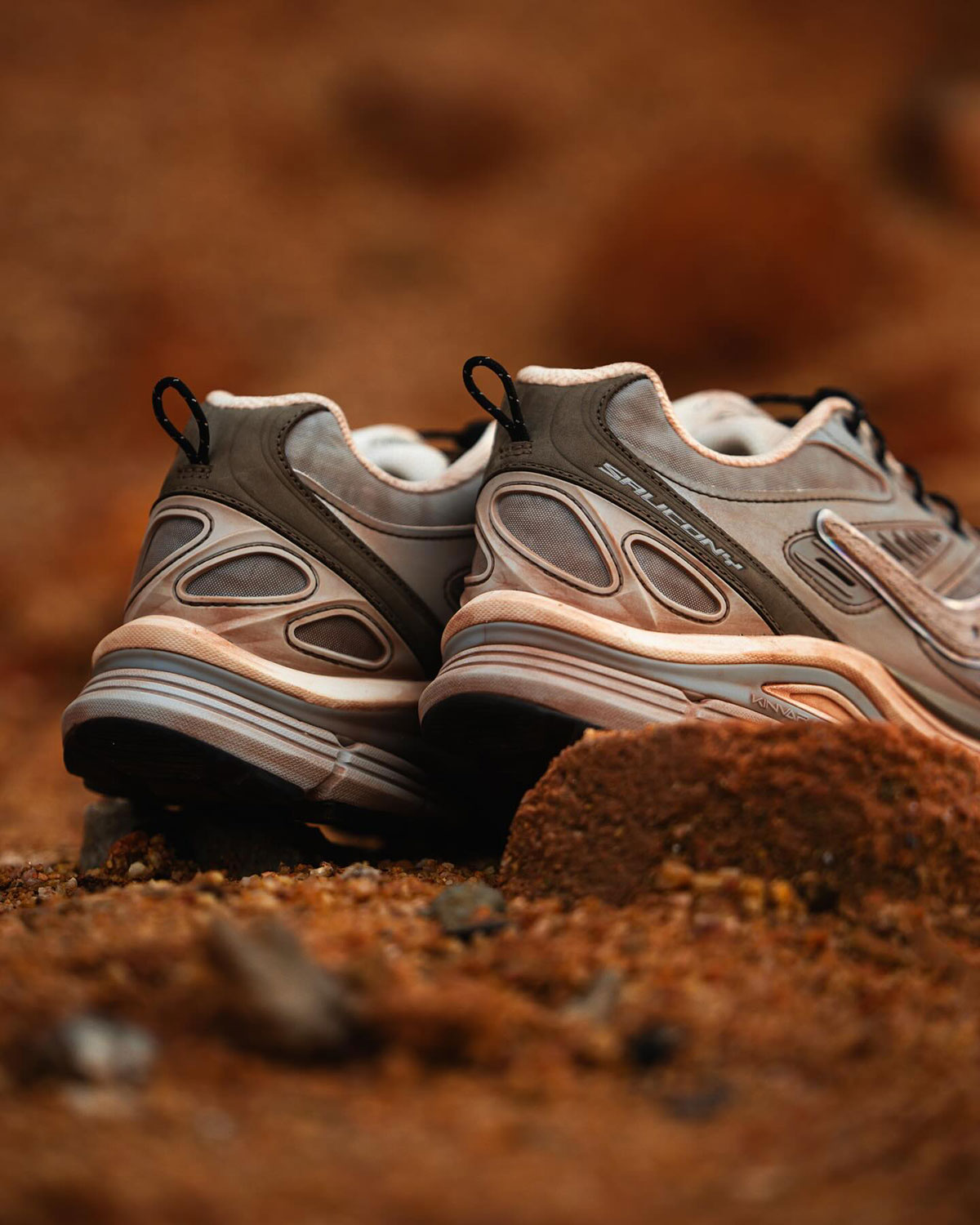 Costs Saucony Kinvara 4 Re Meteorite Sand 3