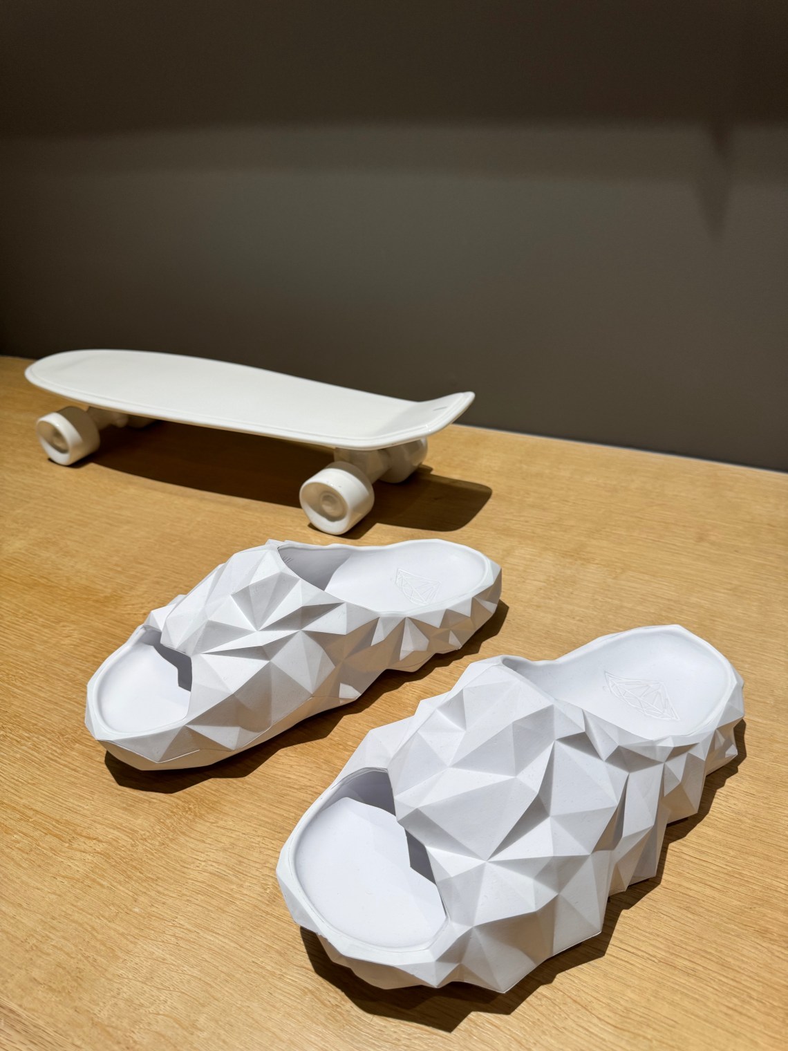 靴 Diamond Supply Co. Coupes Diamant Slide Diamond Supply Co. Coupes de Diamant | SneakerNews.com