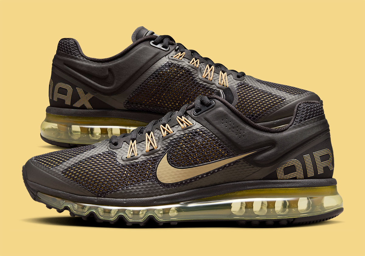 Nike Clads The Air Max 2013 With "Metallic Gold" Accents