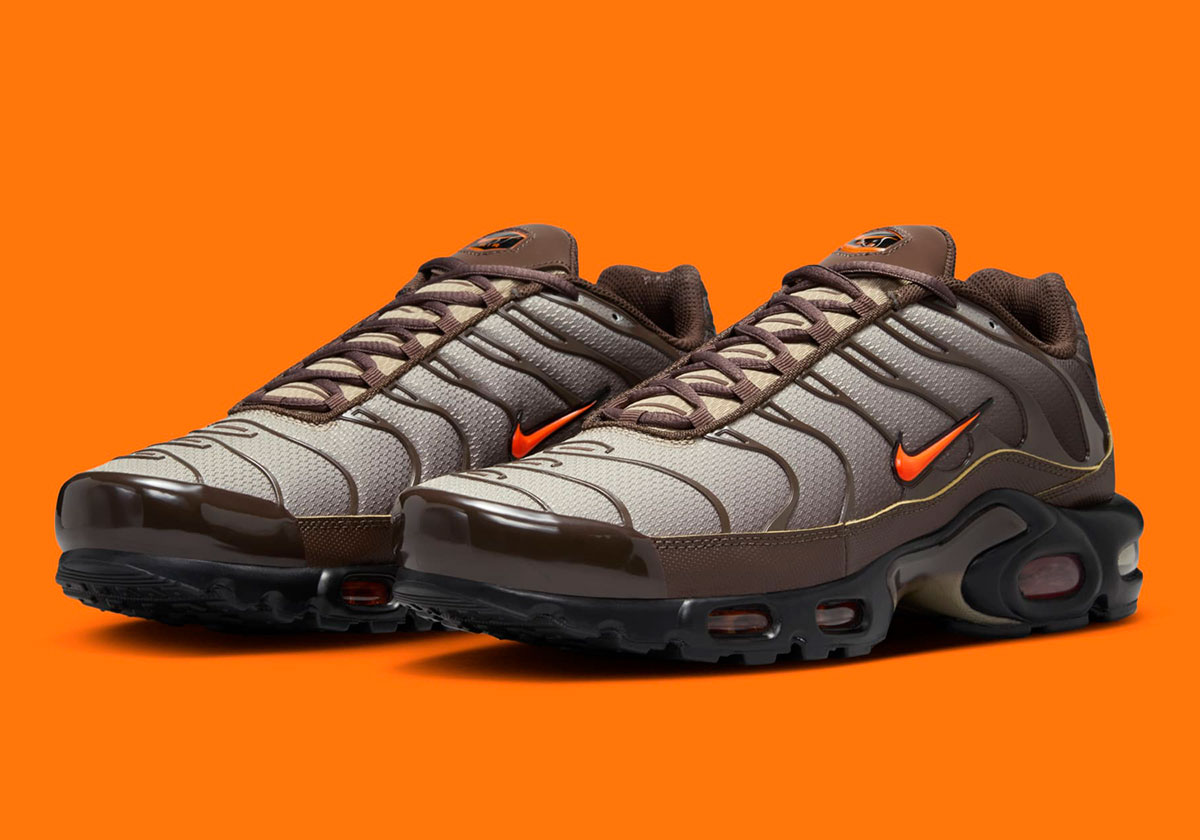 The Nike Air Max Plus Adopts A Neutral Gradient For The Colder Months