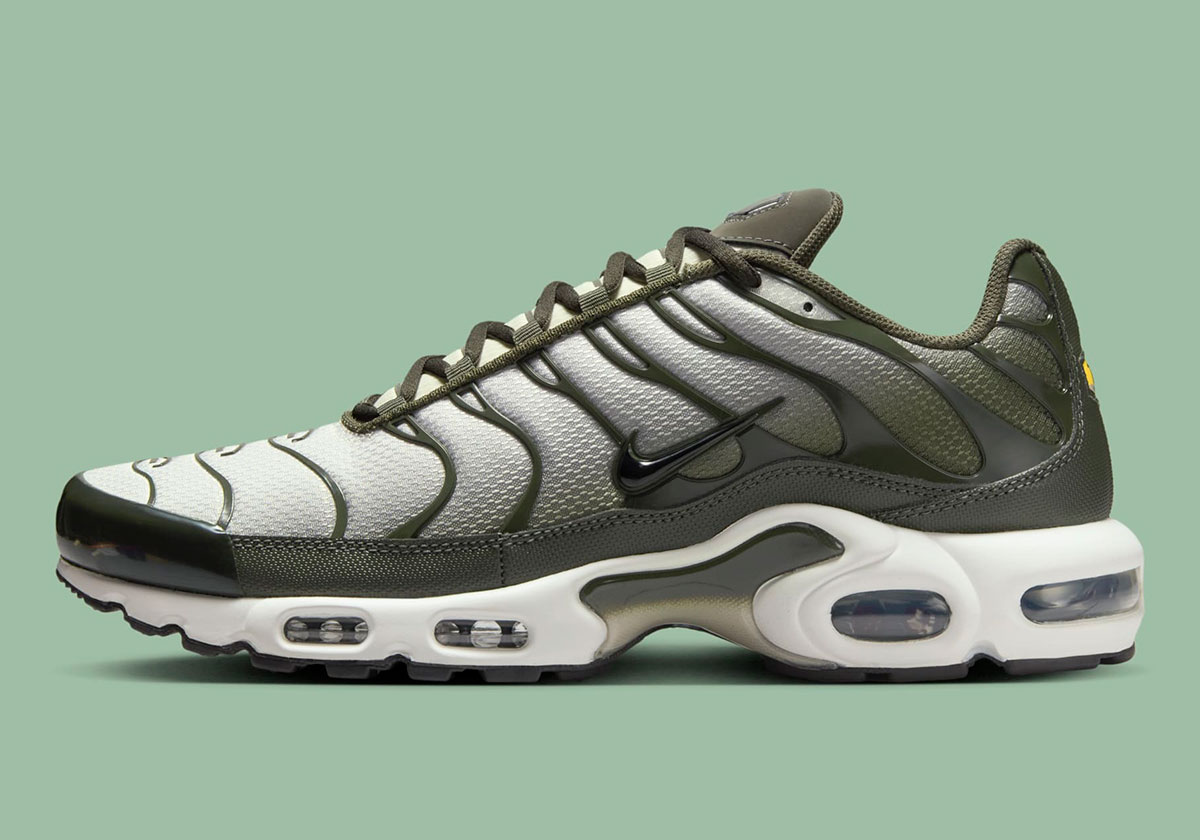 Nike Air Max Plus Olive White Dm0032 300 2