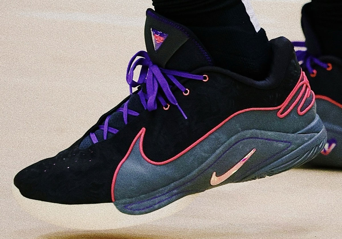 LeBron Debuts The Nike LeBron 22 “Blacklight”