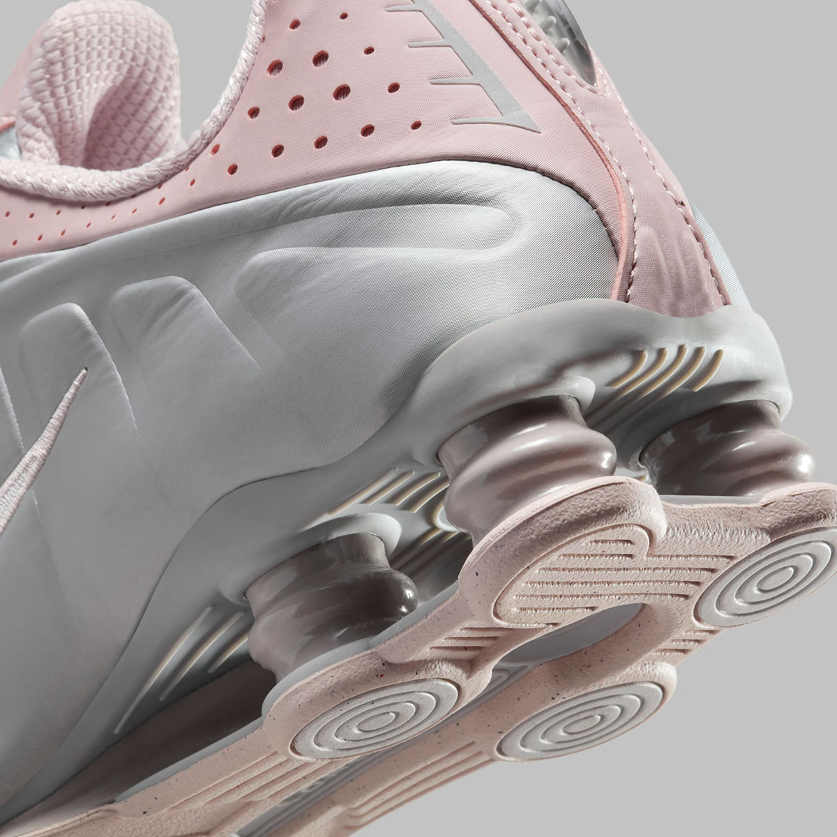 Nike Shox R4 Barely Rose Metallic Platinum Ar3565 600 4