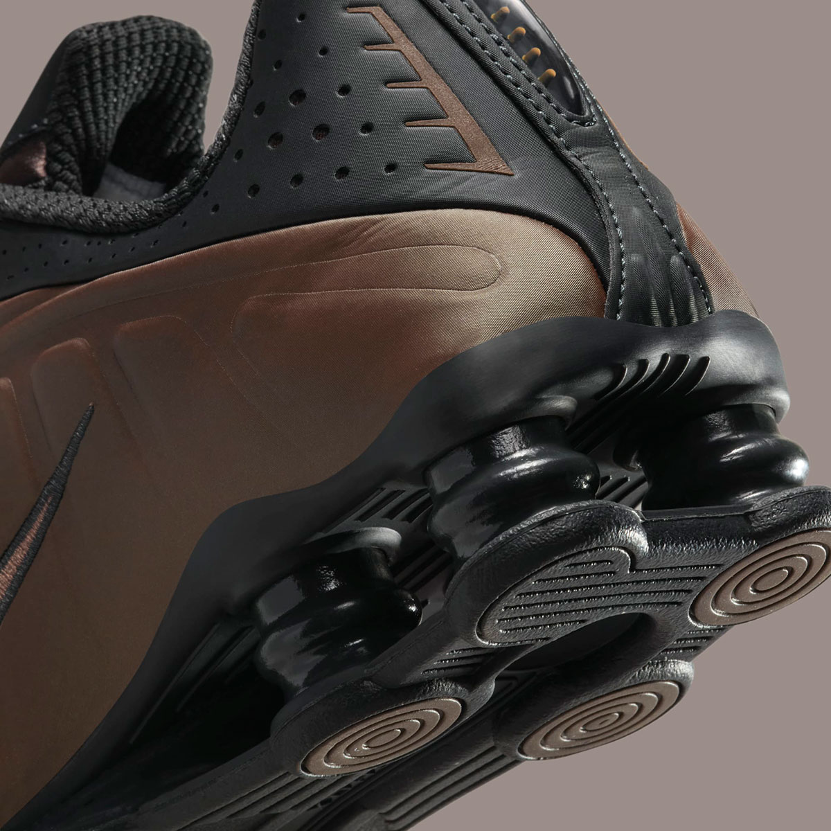 Nike Shox R4 Off Noir Ironstone Dark Smoke Grey Ar3565 007 8