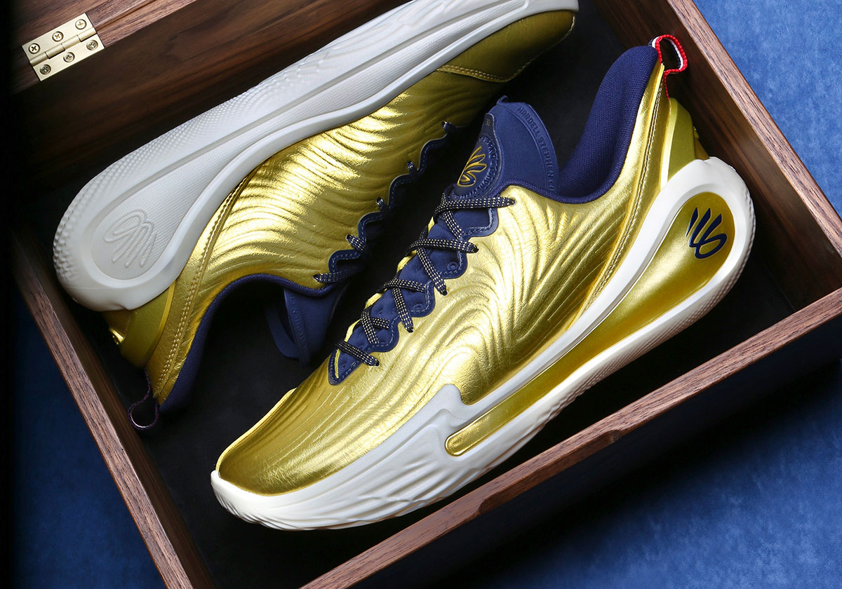 Stephen Curry Gifted A UA Curry 12 "Gold Medal" PE Ahead Of New Season