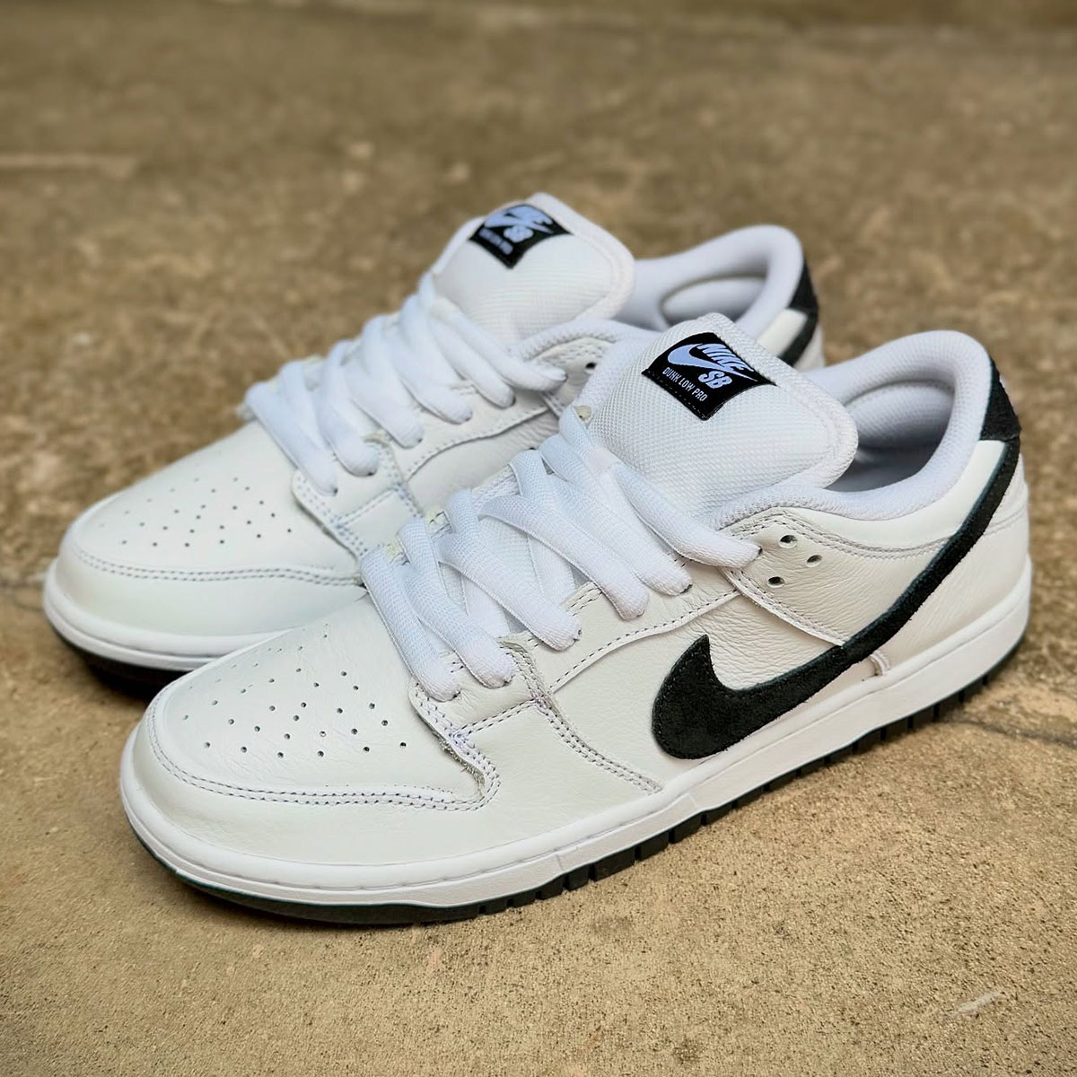 White Black Nike Sb Dunk 2025 Hf3704 100 1