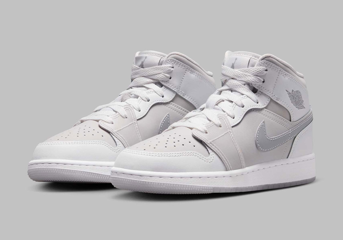 Jordan Brand Pens A Cleaned-Up Pair Of The Kids' Air Jordan 1 Mid