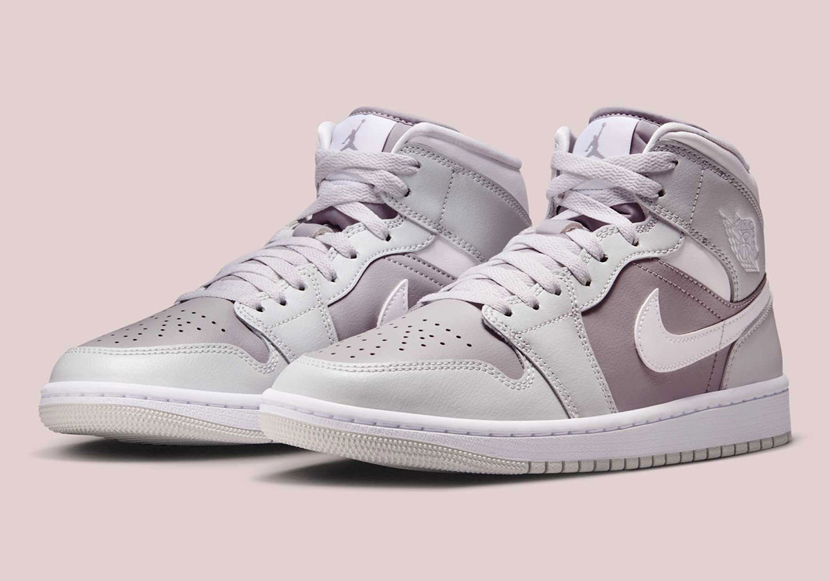 Jordan Brand Pins Pastel Notes On This Air Jordan 1 Mid For Women