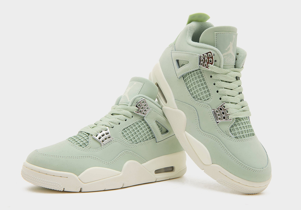 First Look At The Air Jordan 4 “Seafoam”