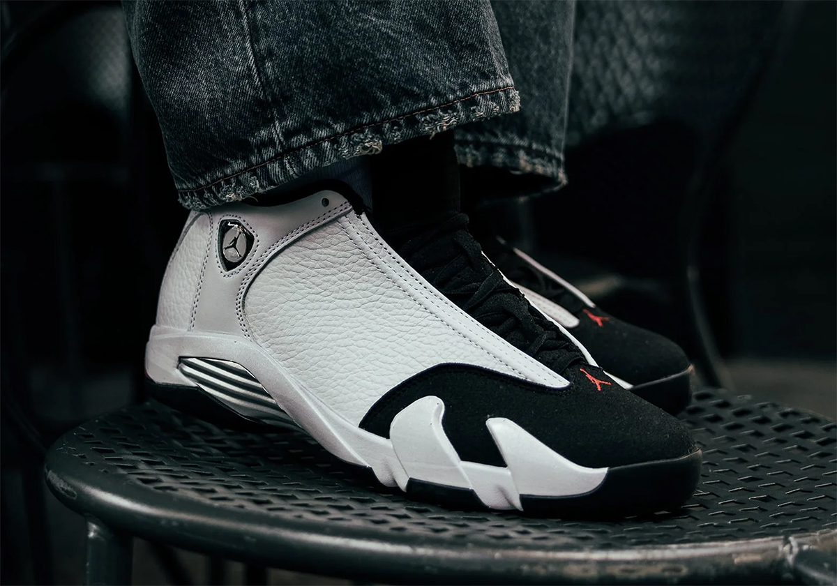 Black Toe sneakers jordan 14s 4