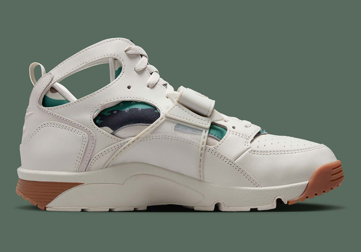 Corteiz Nike Trainer Huarache Light Bone FQ8793 002 SneakerNews