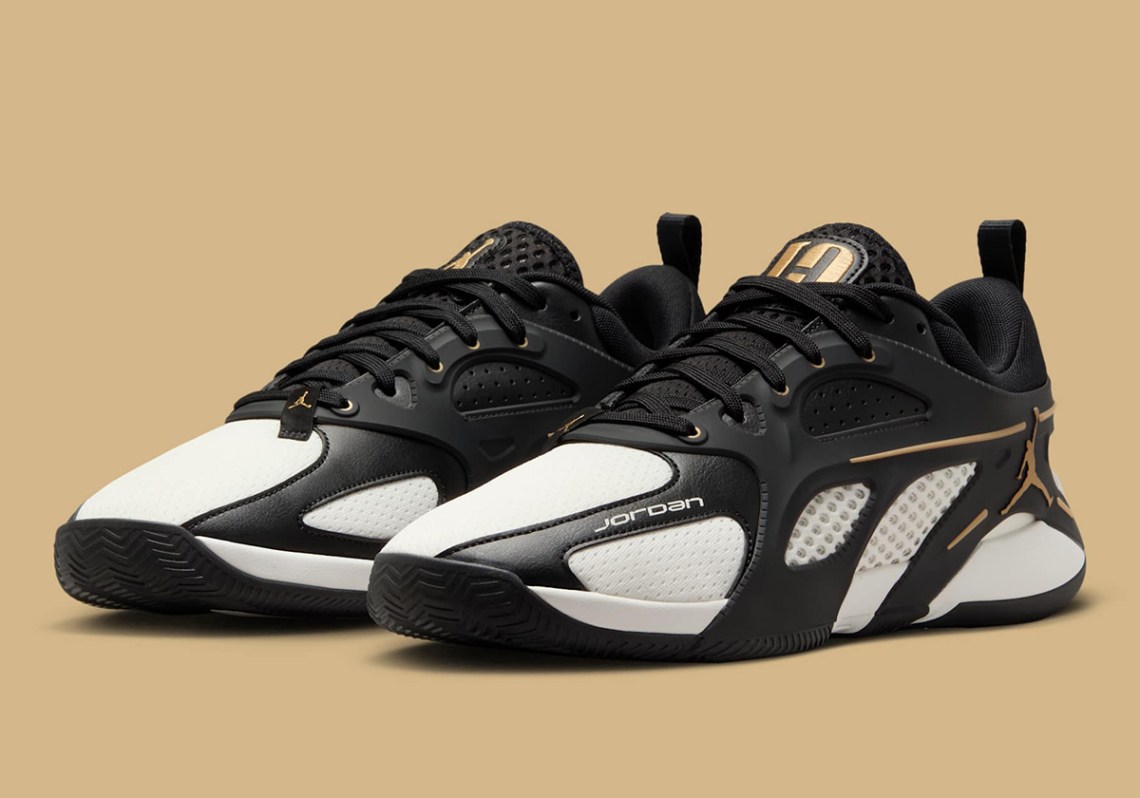 Jordan Heir Black and White/Metallic Gold Detail Men\'s Shoes Jordan Heir Classic Men main image 4
