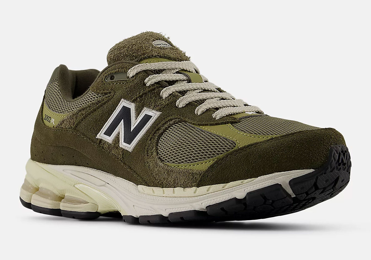 “Dark Moss” Grows On The New Balance 2002R