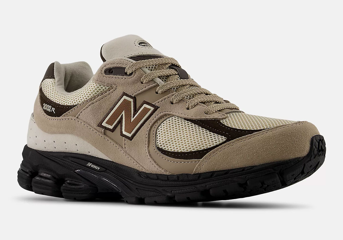 New Balance Brings Earthy "Driftwood" To The 2002R