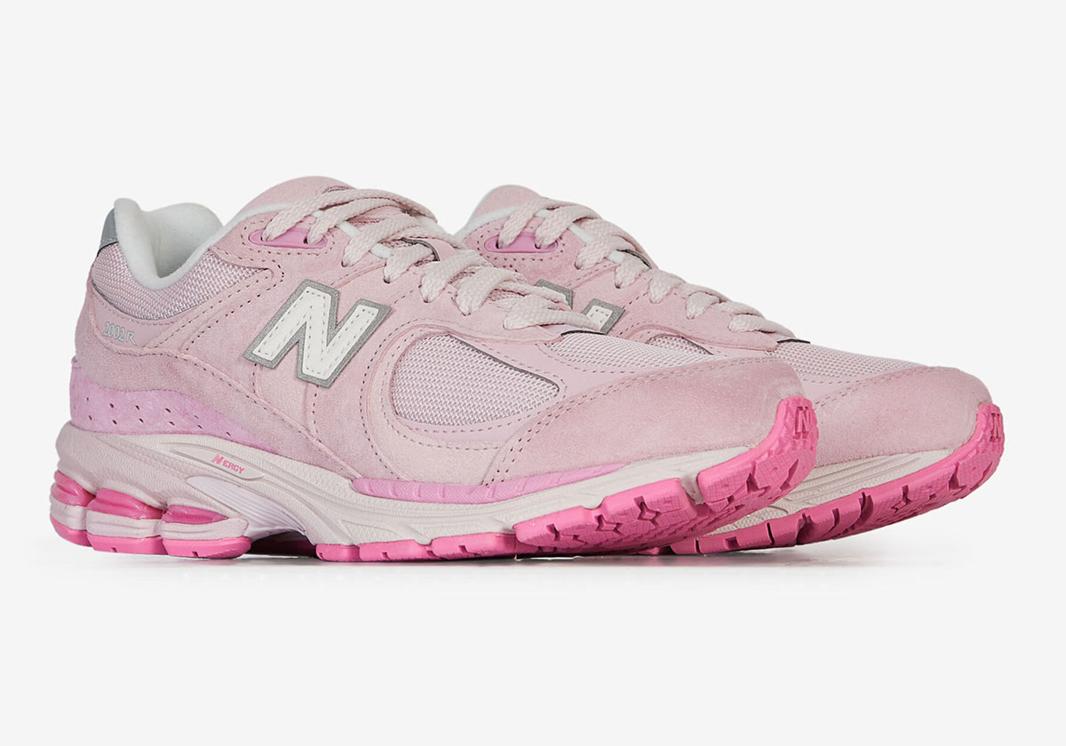 New Balance 2002r Pink Courir Exclusive 1