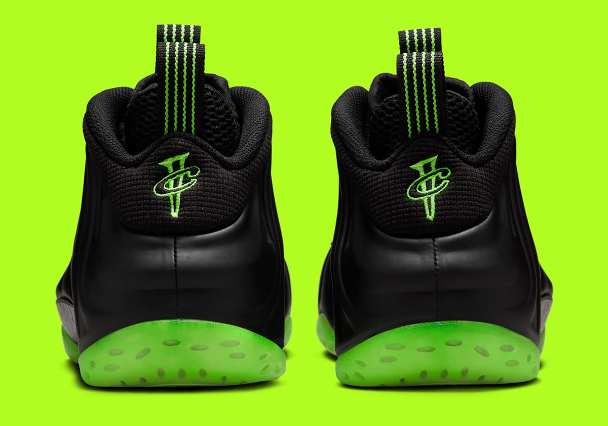 foamposite black friday