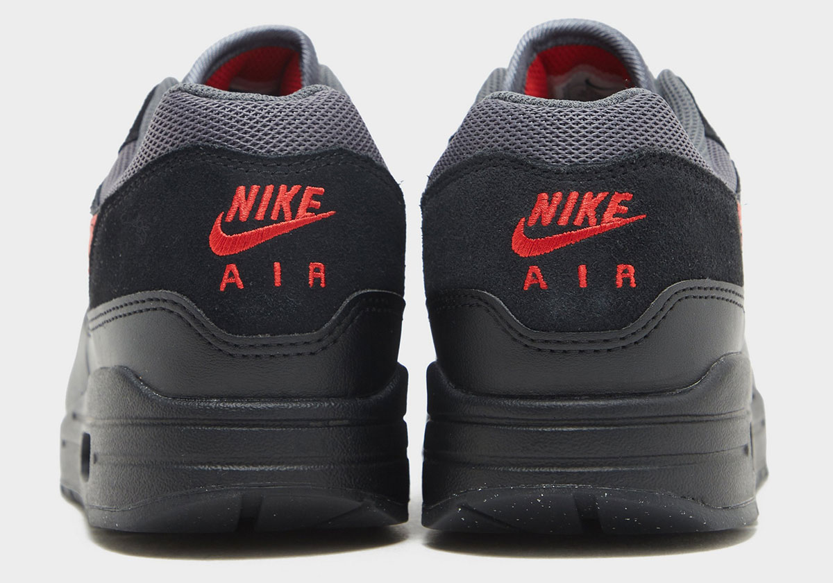 nike air max 1 black university red FZ5808 008 3