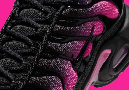 Nike Lights Up An All-Black Air Max Plus With Neon Pink