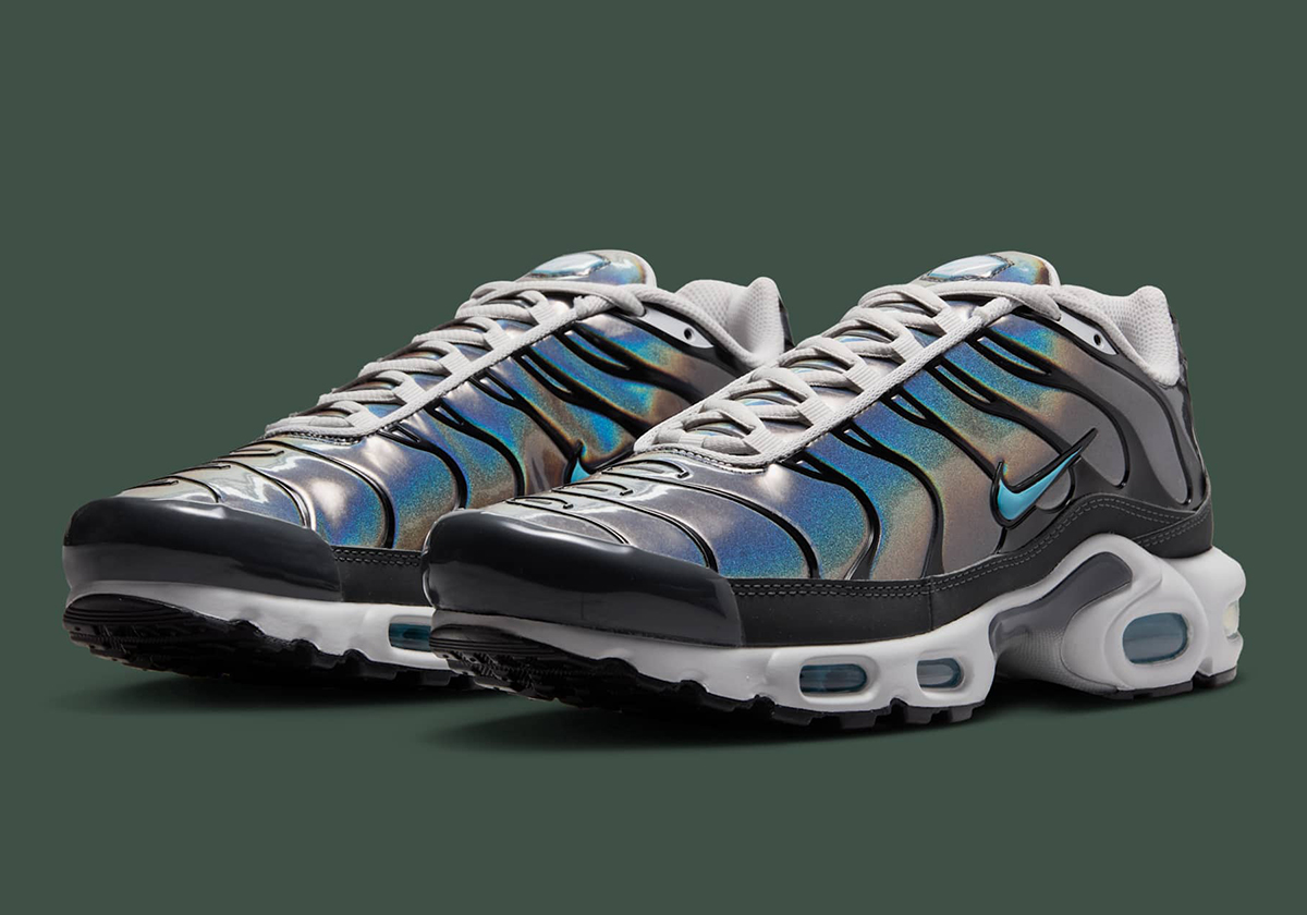 Nike Air Max Plus Iridescent Hv2525 001 2