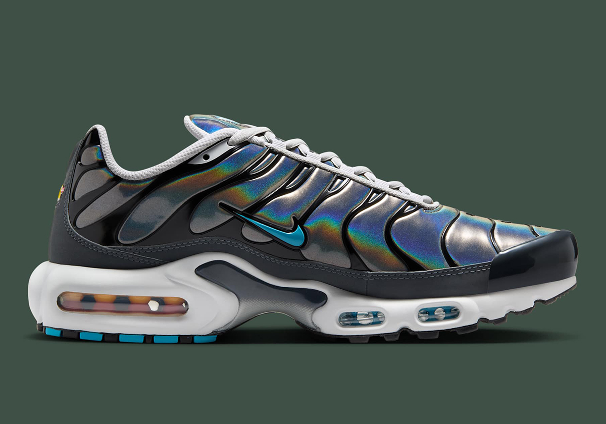 Nike Air Max Plus Iridescent Hv2525 001 7