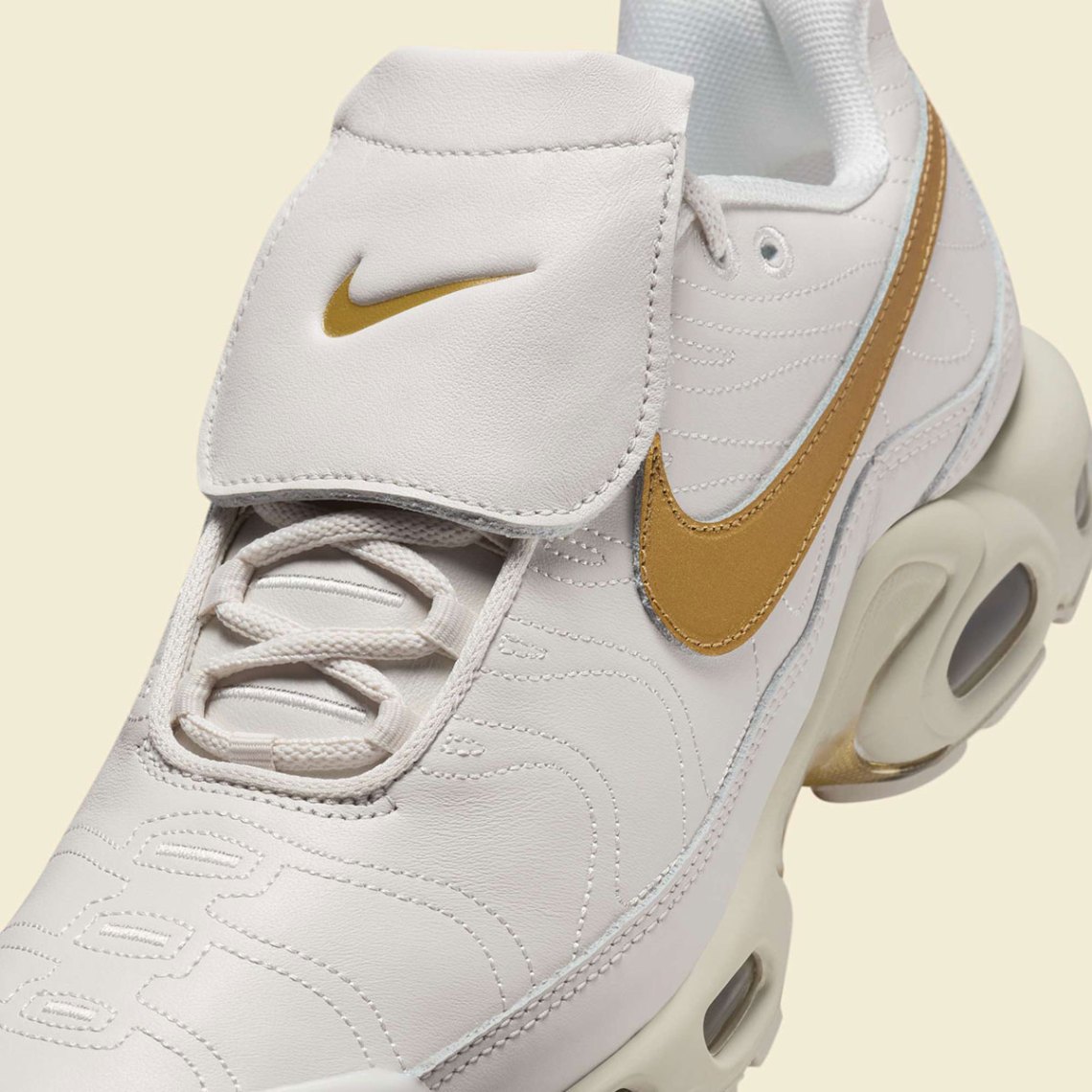 Nike Air Max Plus Tiempo Phantom HV2541-001 | SneakerNews.com display picture 2