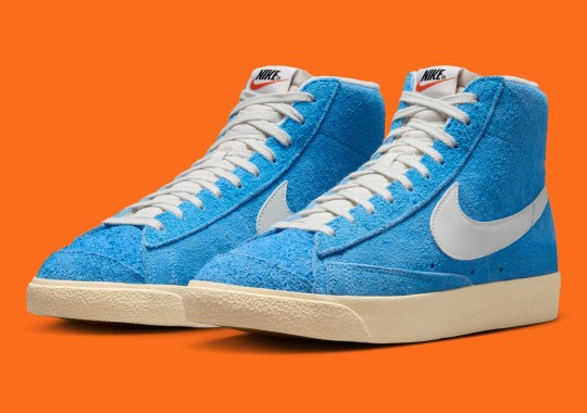 Long-Haired "University Blue" Suede Coats The Nike Blazer Mid '77