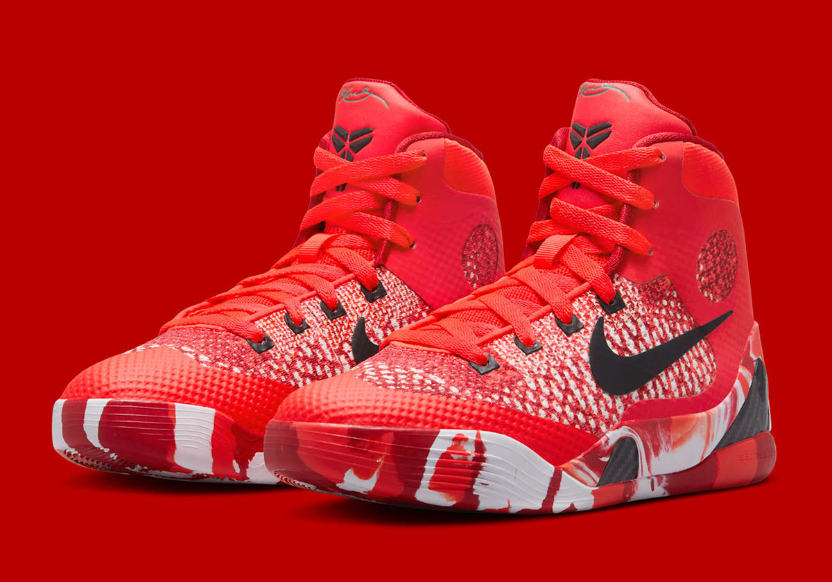 Official Images Of The Nike Kobe 9 Elite Protro “Christmas”