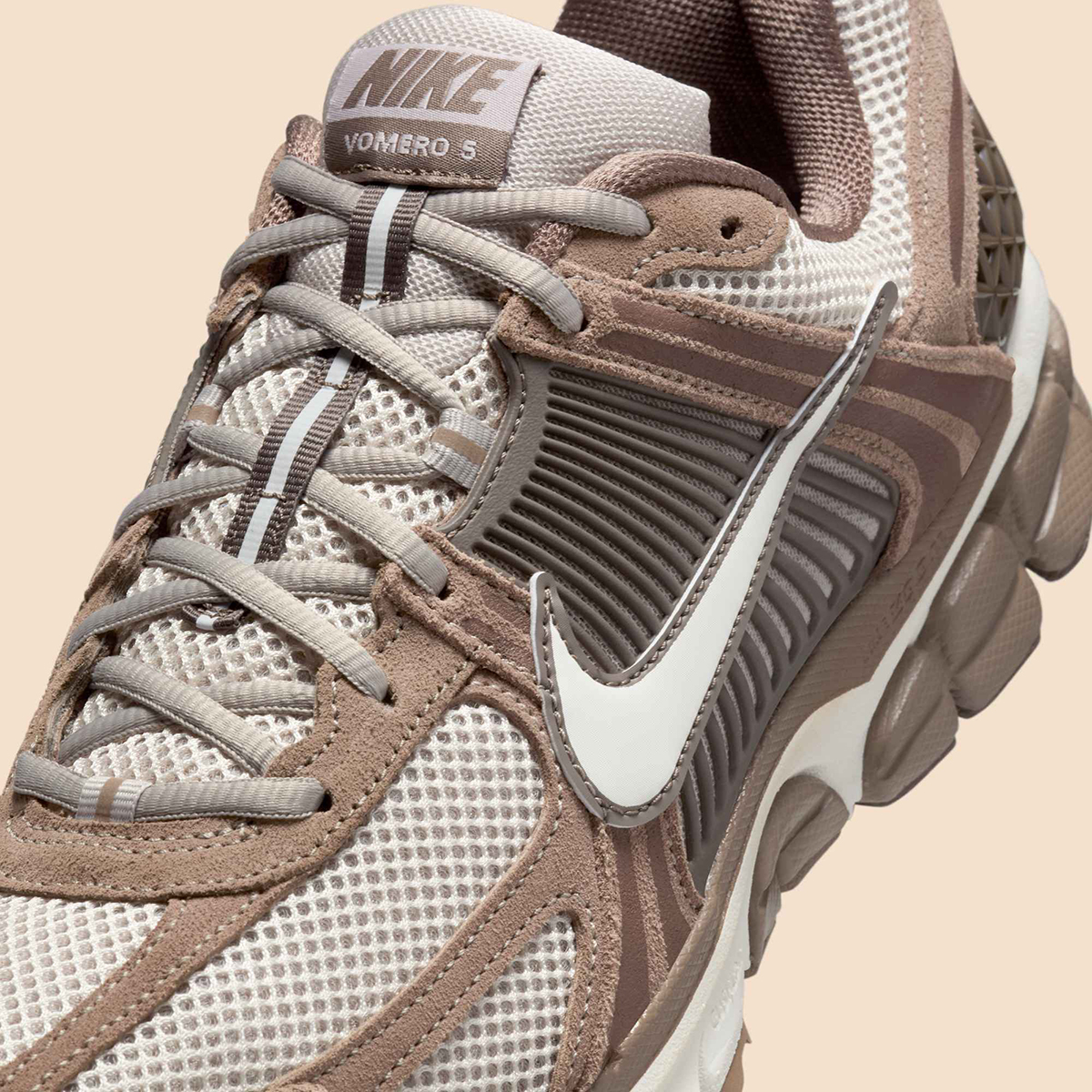 Nike Zoom Vomero 5 College Grey Sail Mink Brown Light Orewood Brown Metallic Platinum Ironstone Hf1553 004 4