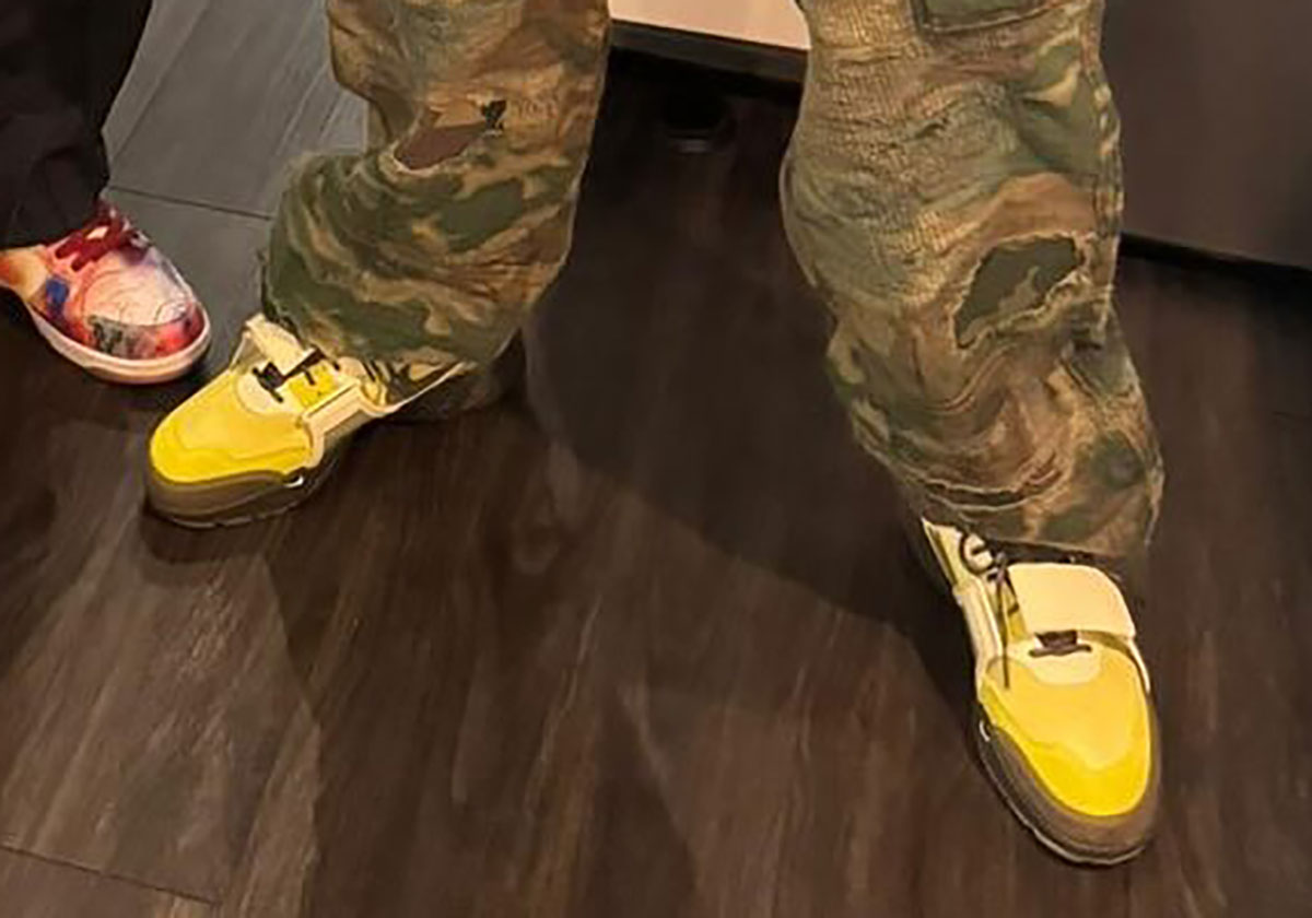 Travis Scott Nike Zoom Field Jaxx Yellow 1