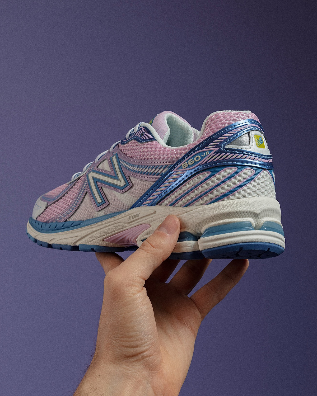 Upthere New Balance 860v2 Blue Pink 1