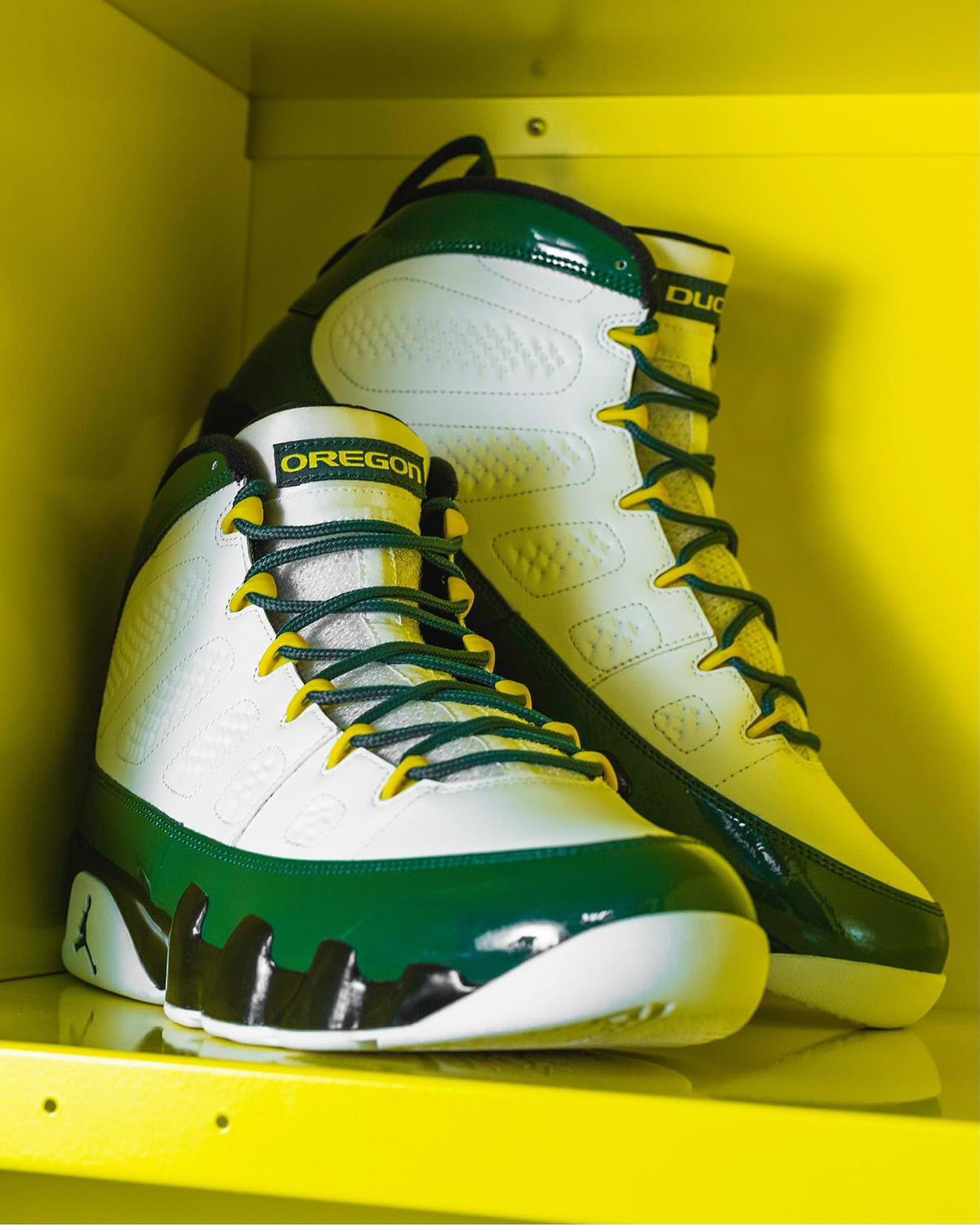 Air Jordan 9 Oregon Ducks Football Pe 2