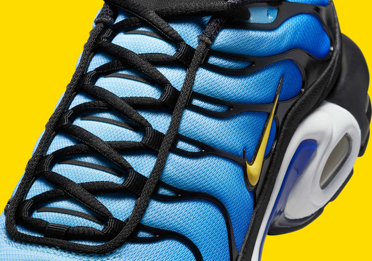 Official Images Of The Nike Air Max Plus "Hyper Blue" Retro