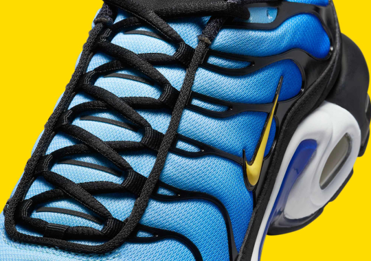 Official Images Of The Nike Air Max Plus "Hyper Blue" Retro