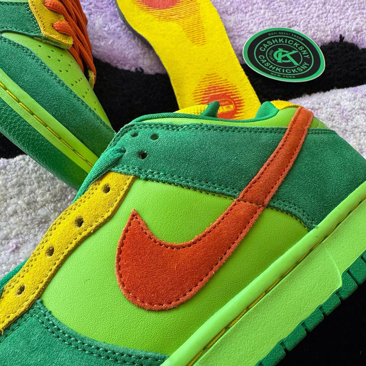 Nike Sb Dunk Low Off Bug Spray Sample 7