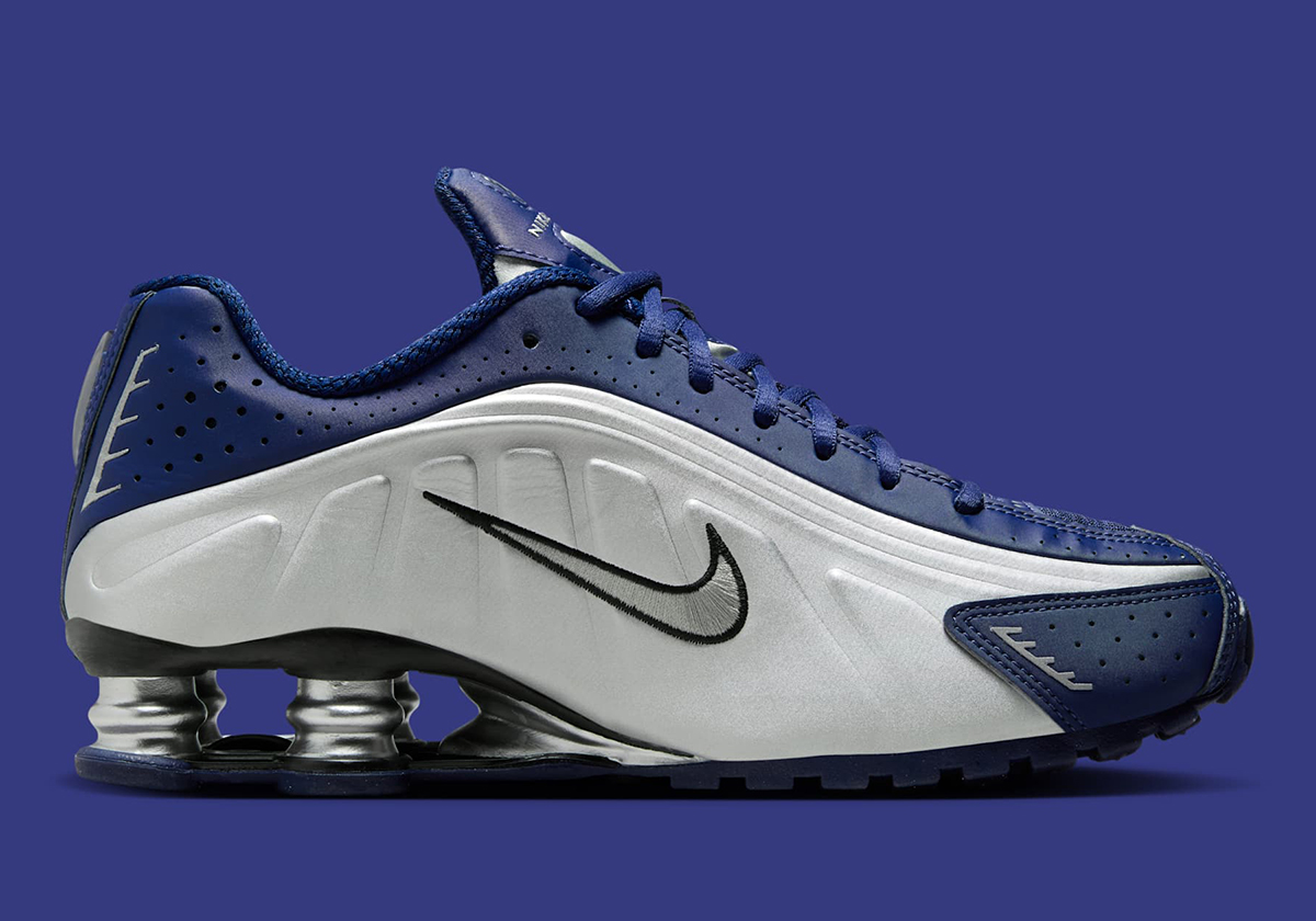 nike logo-plaque shox r4 blue void metallic silver black ar3565 400 4