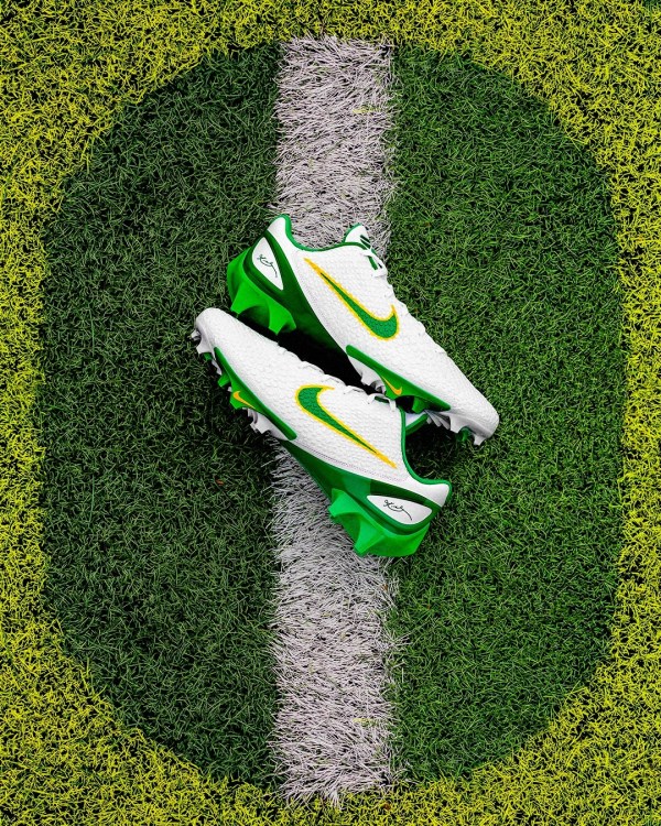 Oregon Rose Bowl Nike Kobe 6 PE Cleats