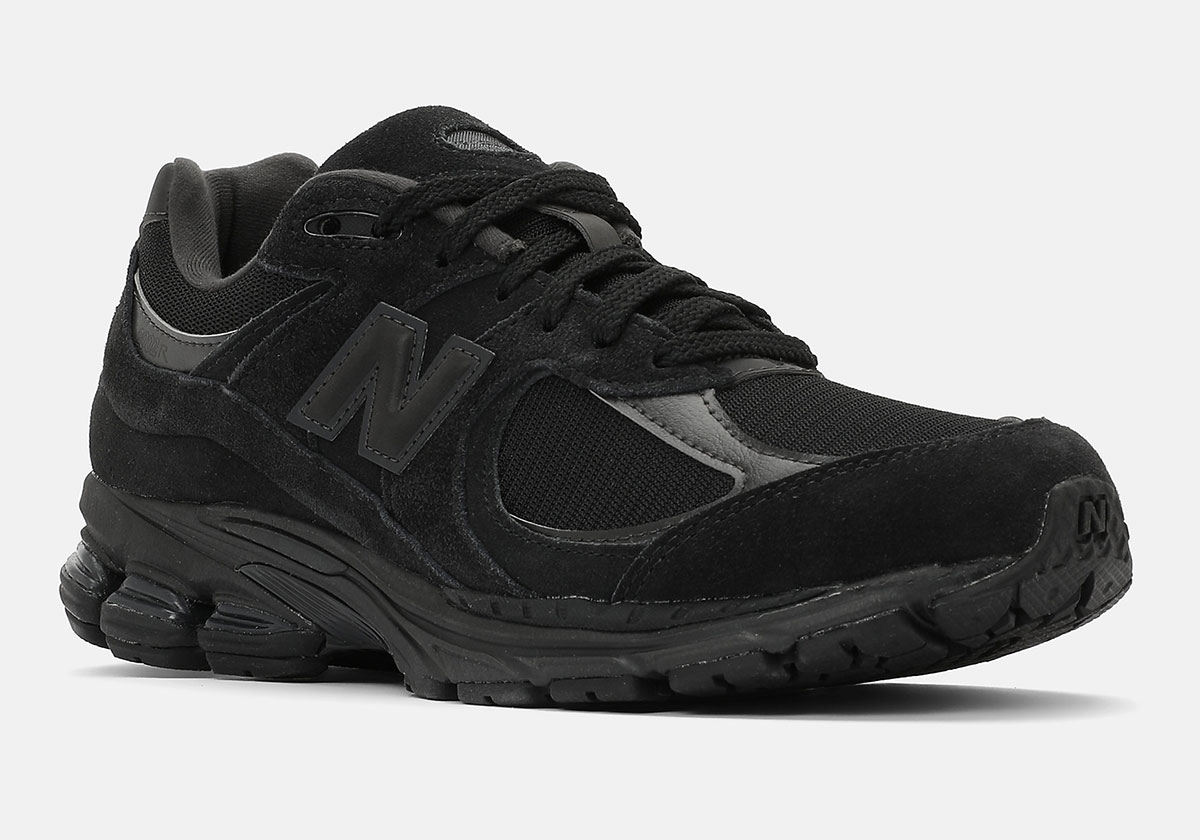 New Balance Borrows "Black Cat" On The 2002R