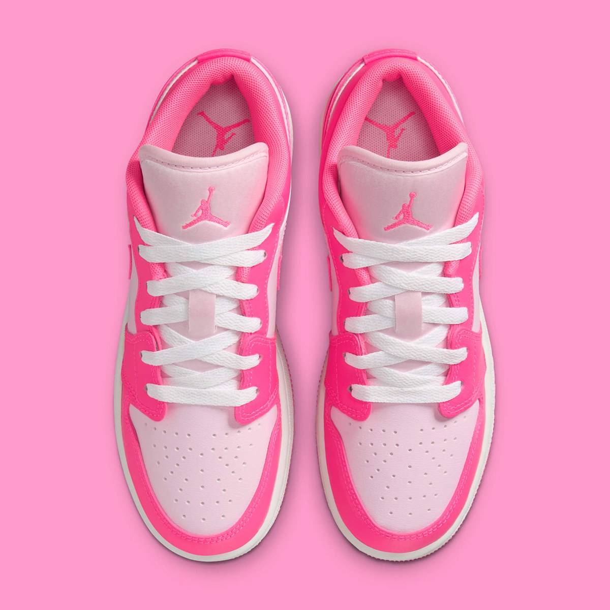 Jordan retro 1 CMFT 2 se- Valentine\'s day Jordan 1 Low Valentines Air Jordan 1 Zoom CMFT 2 SP  main image 3