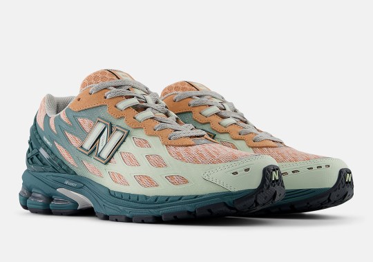 The New Balance 1906W Makes A Colorful Introduction In "New Spruce/Light Sparrow"